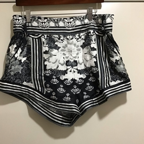 Stunning Designer Brand Shorts in Size XL